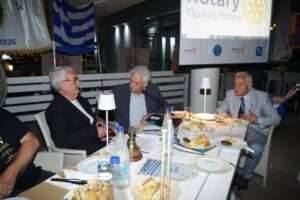 Ενδιαφέρουσα συζήτηση του Προέδρου Κ. Χρυσανθόπουλου, του τ. Δημάρχου Α. Καράβολα και του πΠροέδρου Θ. Διαμαντόπουλου