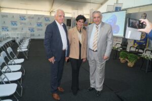 Οι πΔιοικητές Κοσμάς και Μαρίζα και ο βΔιοικητής Χρήστος Καφέζας